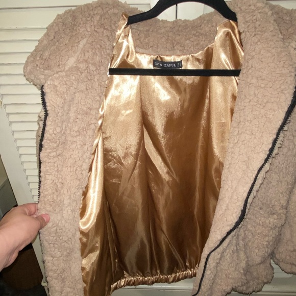 Fuzzy ZAFUL Throw Over⨠- Picture 4 of 4